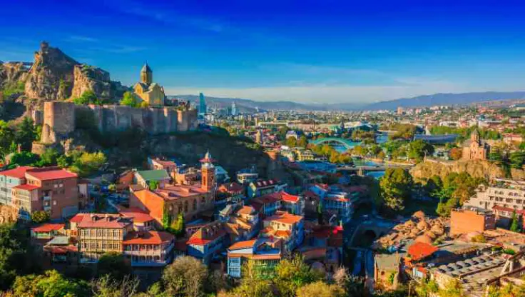 زیباترین مکان های گرجستان برای بازدید در پاییز